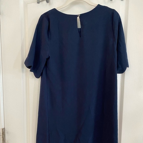 Monteau LA Jewel Neck Short Sleeves Scalloped Trim Sheath Dress Navy Blue Medium - Picture 2 of 11